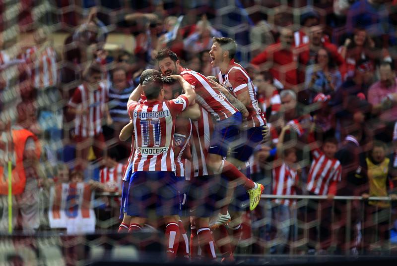 El Atlético de Madrid conserva el liderato con mucho sufrimiento