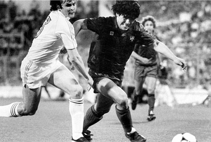El día que Maradona enmudeció al Real Madrid y al Bernabéu con un golazo