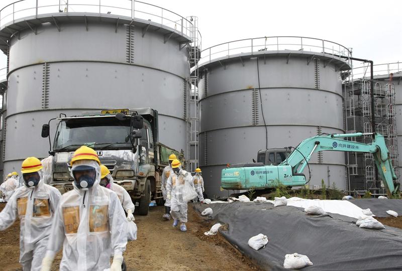 Detectan más radiación en torno a los tanques defectuosos de Fukushima