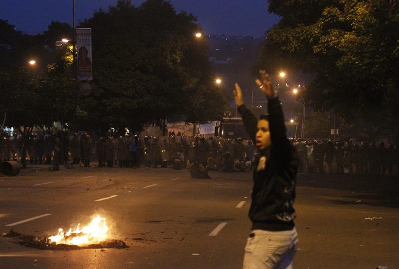 Capriles convoca a un cacerolazo en rechazo a resultados electorales