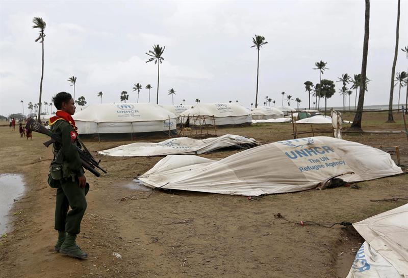 Cuatro muertos y cerca de un millón de evacuados por ciclón en Bangladesh