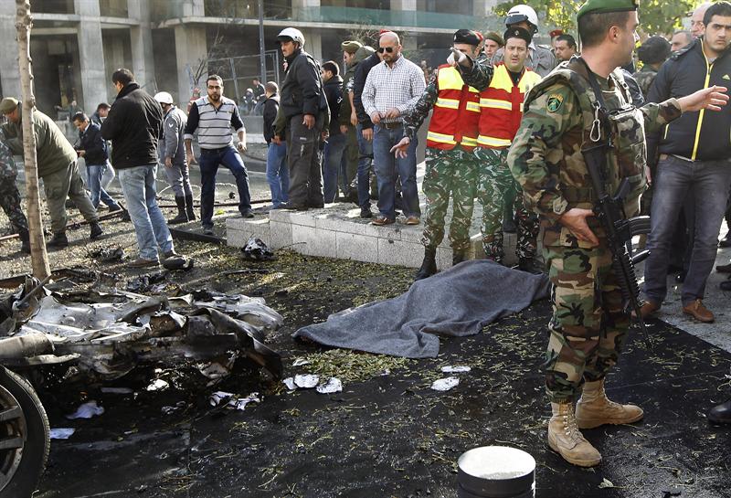 5 muertos y más de 50 heridos en atentado con coche bomba en Beirut