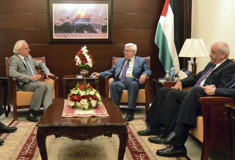Palestinos suspenden reuniones del proceso de paz por muertes en Kalandia