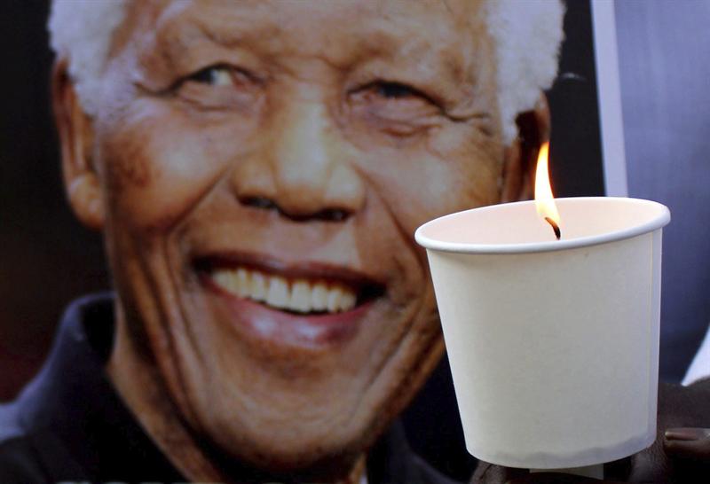 Hijas de Mandela se enteraron de su muerte en estreno de filme