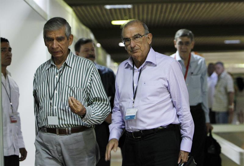 FARC piden medidas eficaces para acabar con drama de desplazados y exiliados