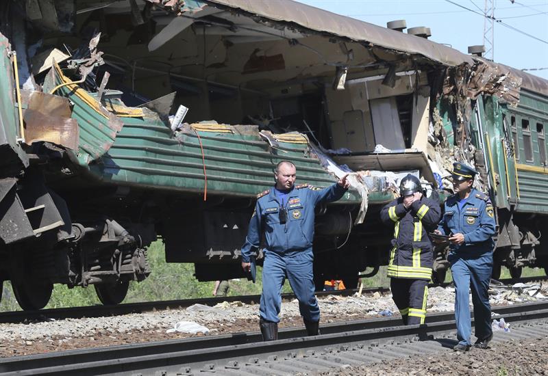 Al menos 5 muertos en choque de trenes en Moscú