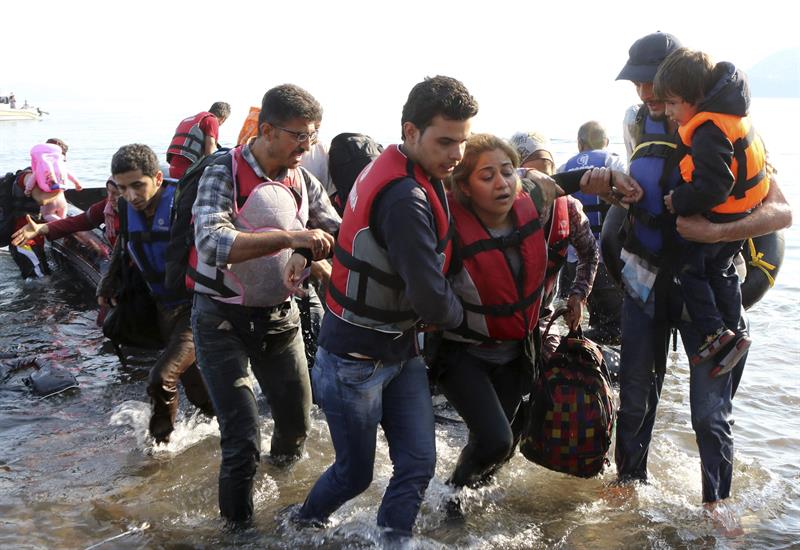 Más de 1.000 indocumentados, trasladados a Atenas desde la isla griega de Kos