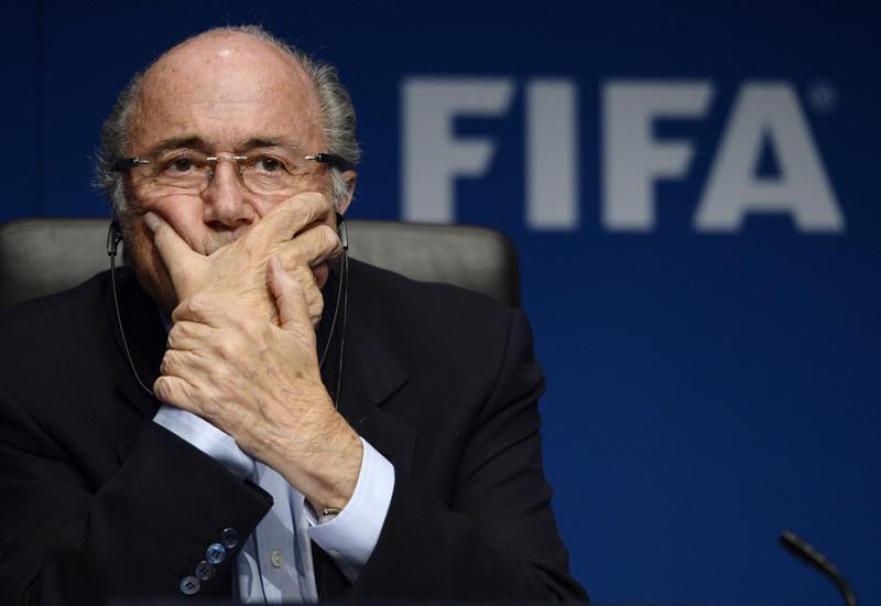 Blatter descarta su salida inmediata de FIFA
