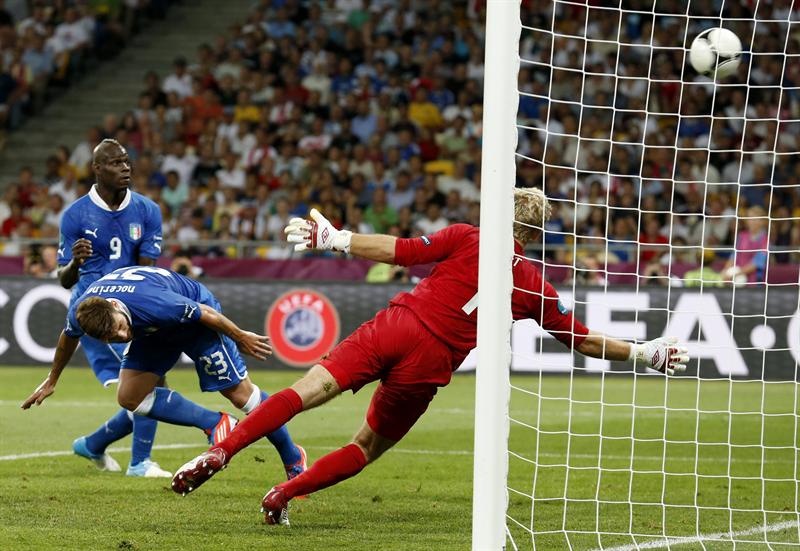 Los penaltis premian el fútbol de Italia que pasa a semifinales de la Eurocopa