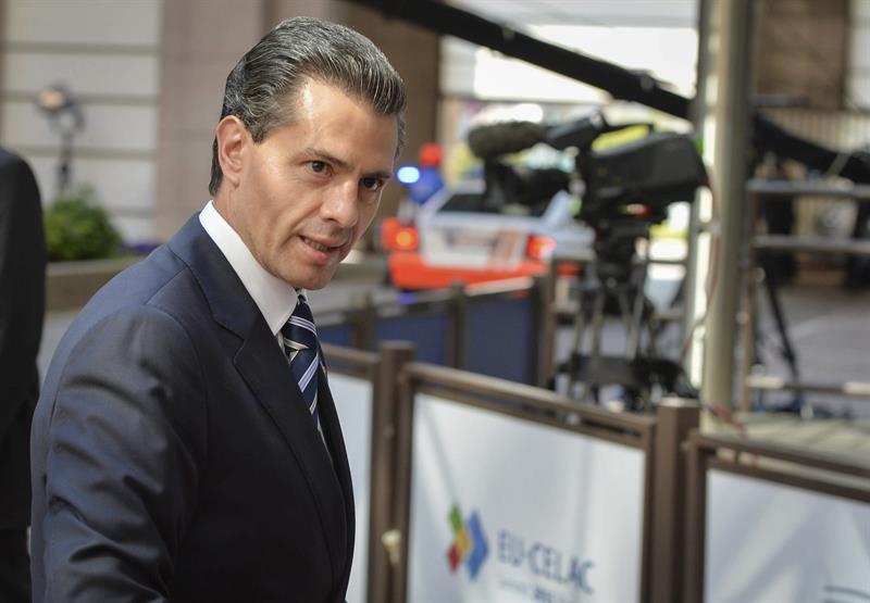 Correa pide derogar sanciones de EEUU a Venezuela y ve ridículo el argumento