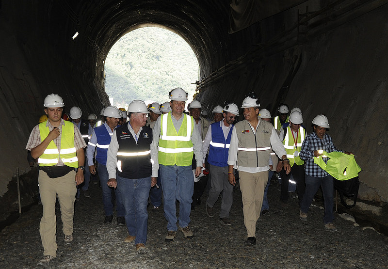 Construcción de Coca Codo avanza dentro de lo previsto, según Correa