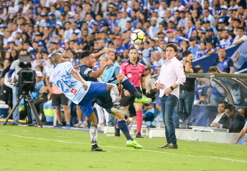 Sancionan tribuna del estadio George Capwell