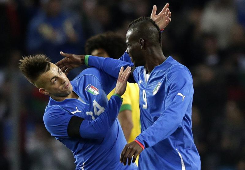 Brasil e Italia empatan 2-2 en un vibrante amistoso