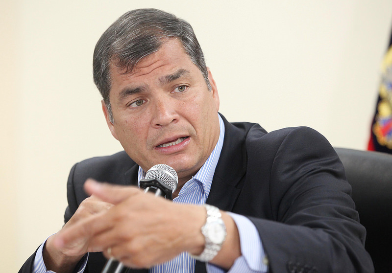Correa: Ecuador no pedirá permiso para vender alimentos a países amigos