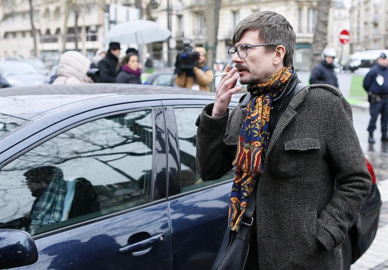 Charlie Hebdo aún recibe amenazas pero seguirá &quot;en la lucha&quot;, dice periodista