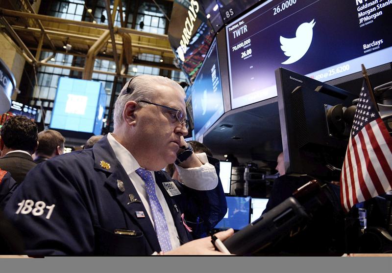 Acciones de Twitter comienzan a cotizarse a 45,10 dólares