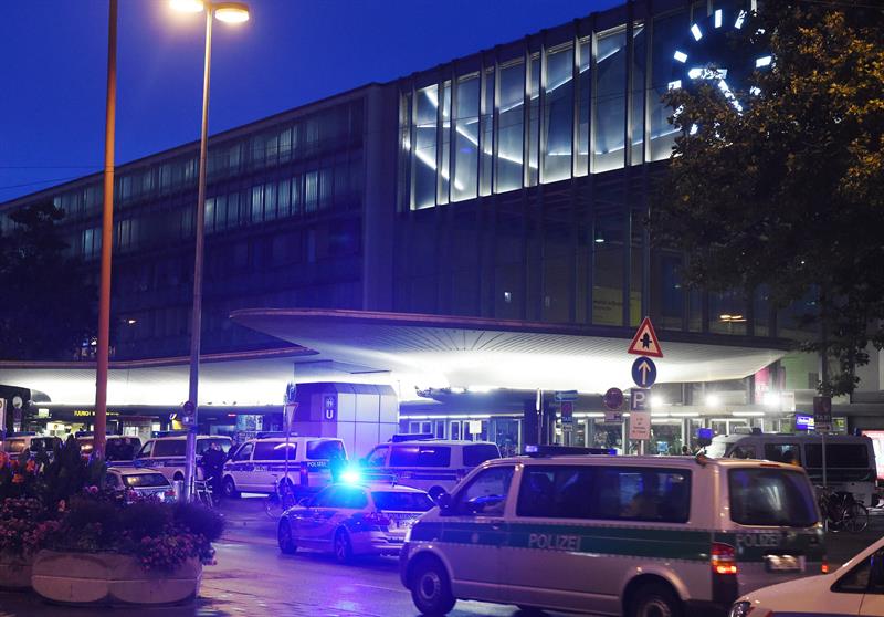 Ocho muertos y varios heridos en tiroteo en centro comercial Múnich
