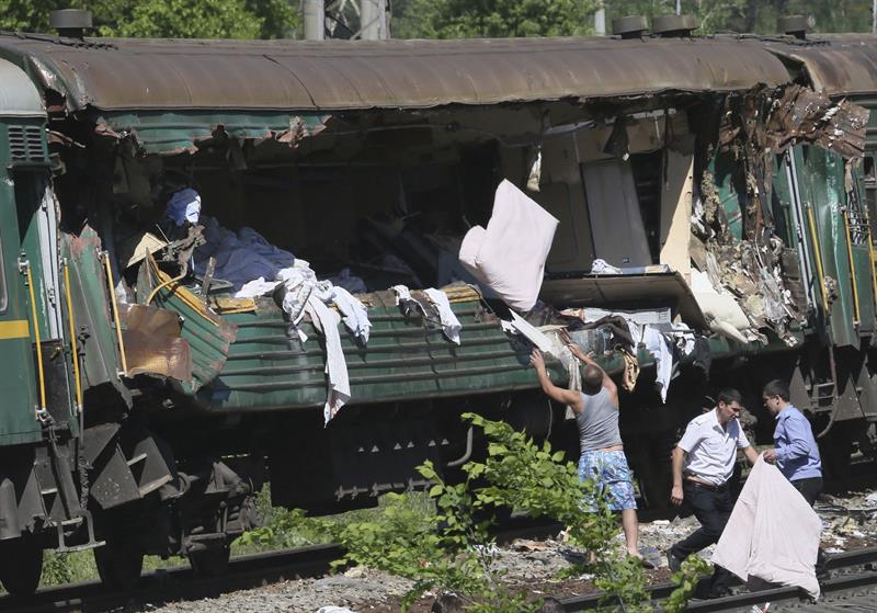 Al menos 5 muertos en choque de trenes en Moscú
