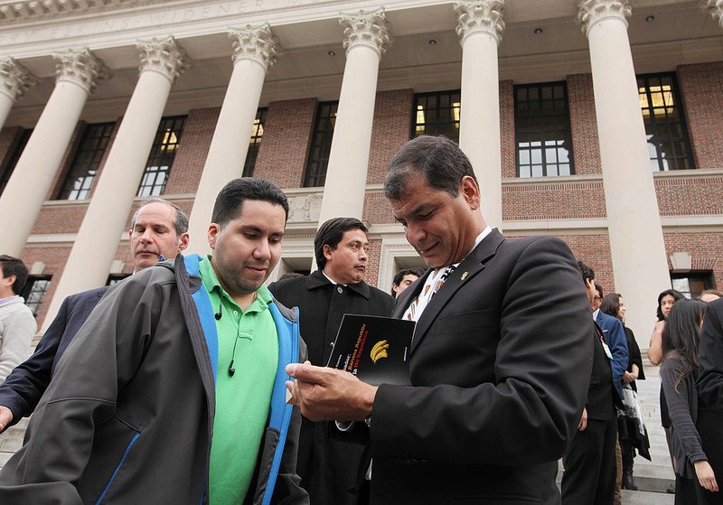 Correa recorrió institutos de investigación científica de EE.UU.