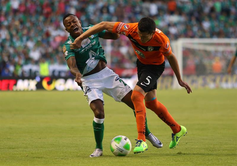 Enner Valencia anotó dos goles en la primera final del fútbol mexicano