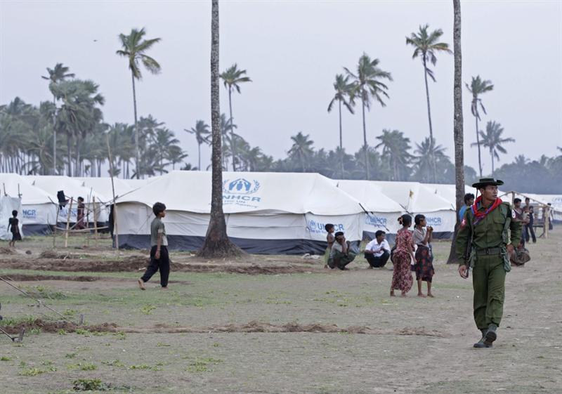 Cuatro muertos y cerca de un millón de evacuados por ciclón en Bangladesh