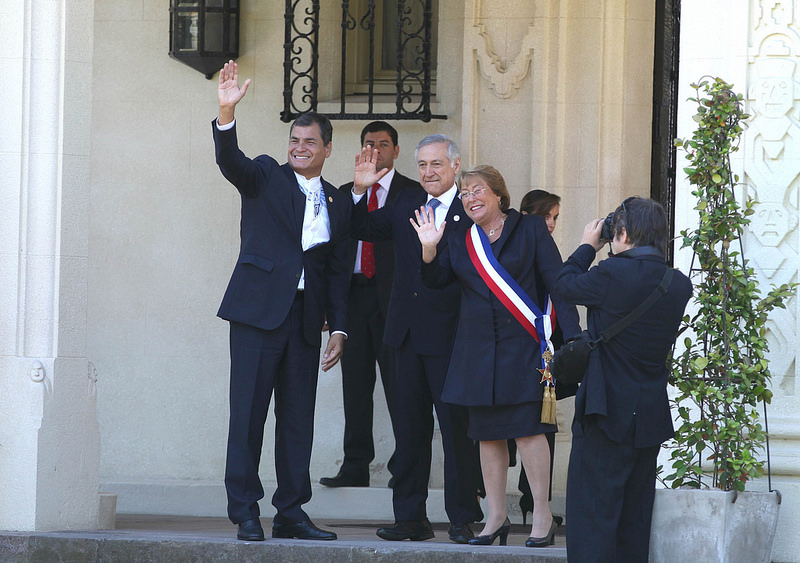 Correa destacó cambio de matriz productiva durante investidura de Bachelet