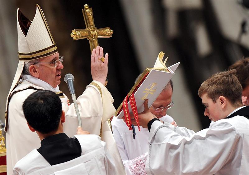 Las injusticias y Oriente Medio, ejes del primer Vía Crucis del Papa