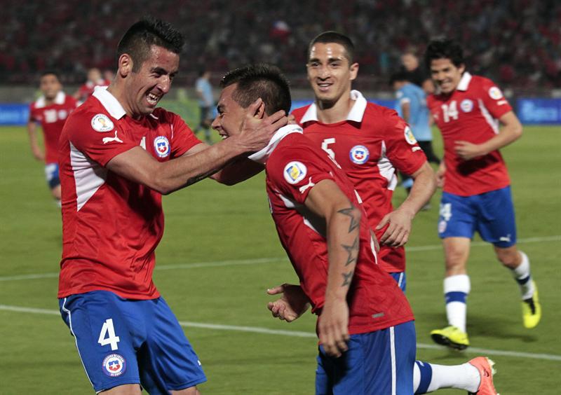 Chile convoca a 21 legionarios para partidos ante Colombia y Ecuador
