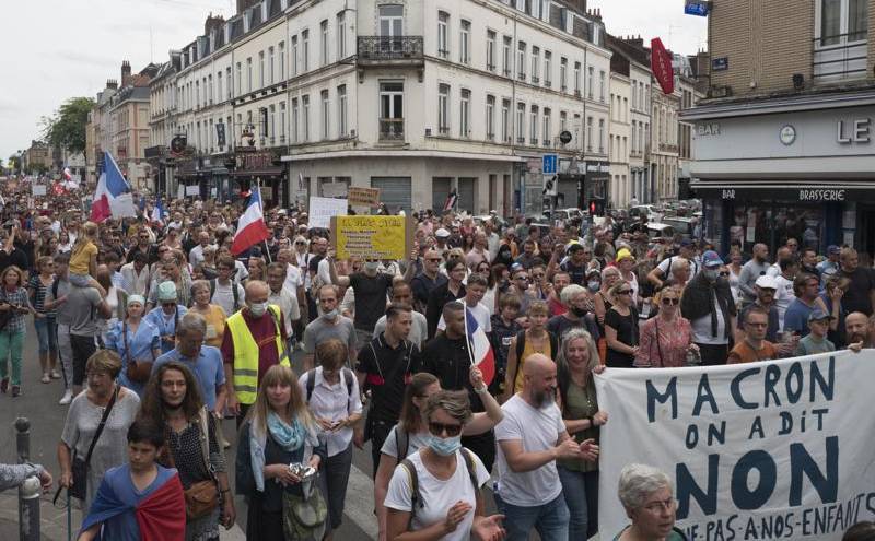Nuevas protestas en Francia contra pasaporte Covid