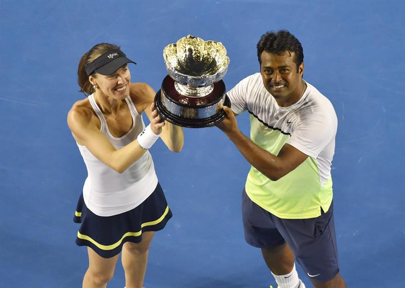 Martina Hingis vuelve a ganar el mixto después de 9 años