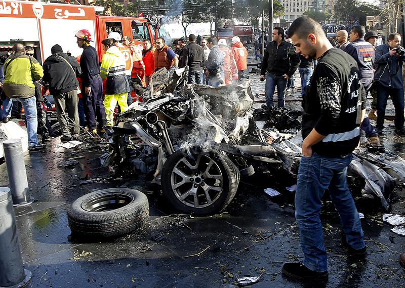 5 muertos y más de 50 heridos en atentado con coche bomba en Beirut