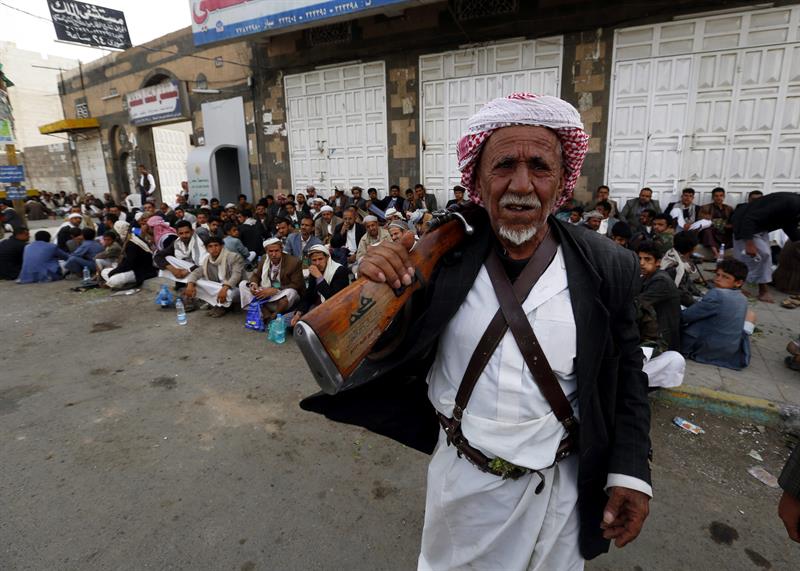Al menos 5 muertos en un ataque de la coalición árabe al casco viejo de Saná