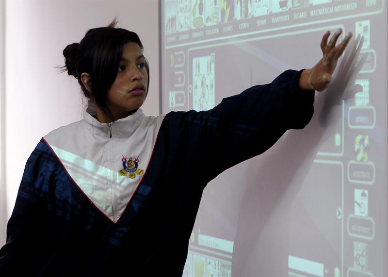 "Hablando con Julis", un software para romper barreras de comunicación