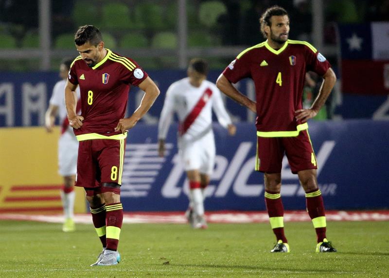 Aguerrido Perú gana a una Venezuela en apuros