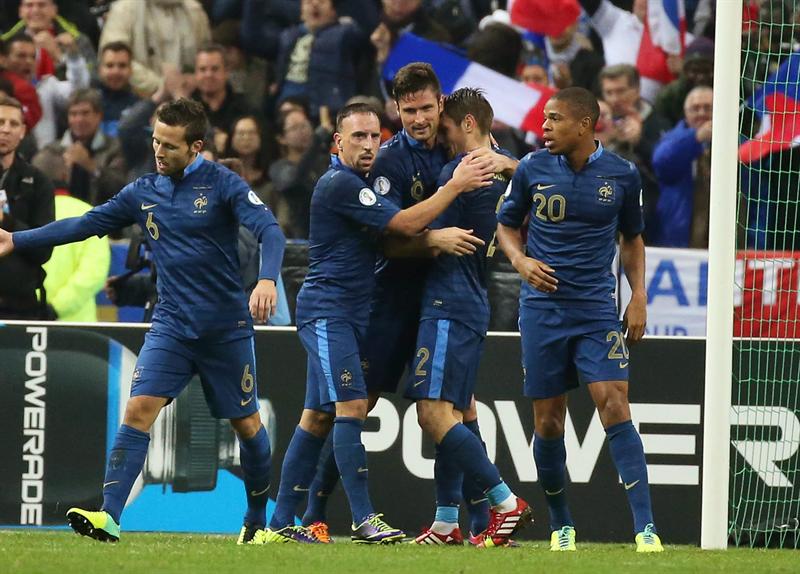 Francia barre a Finlandia, pero es segunda y disputará la repesca