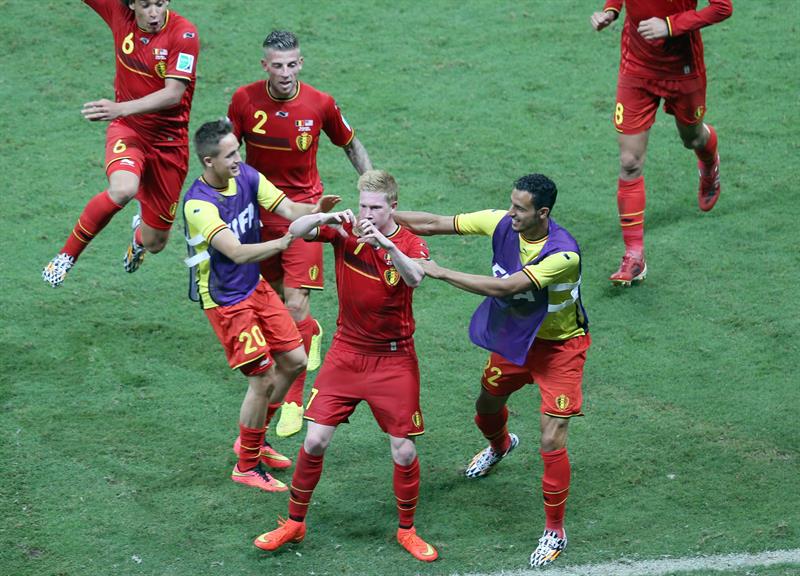 De Bruyne y Lukaku ponen a Bélgica en cuartos de final
