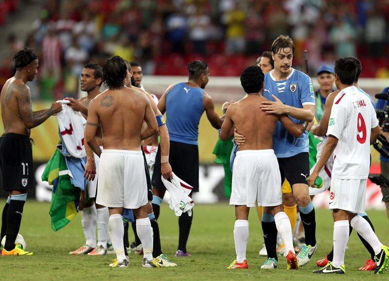 España y Uruguay se citan con Italia y Brasil; Tahití y Nigeria se despiden