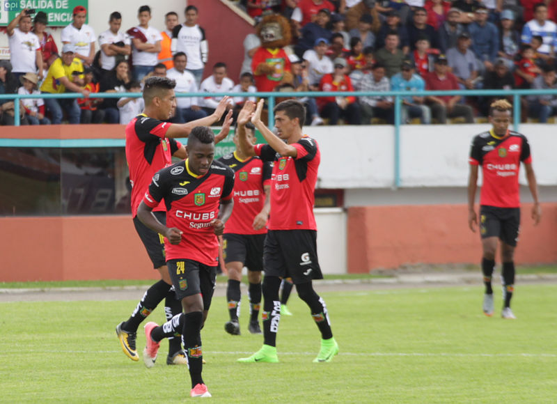 Deportivo Cuenca vence a Liga de Quito y se mete en la parte alta de la tabla