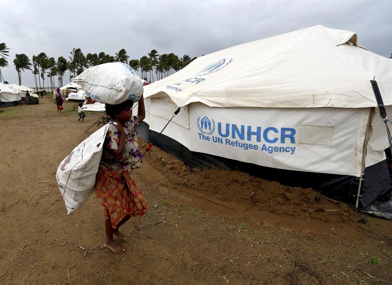 Cuatro muertos y cerca de un millón de evacuados por ciclón en Bangladesh