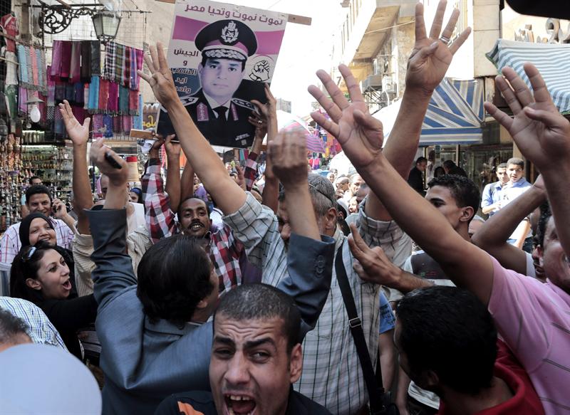 11 muertos en dos ataques contra la policía y el ejército en Egipto