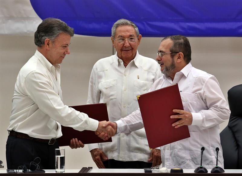 Histórico acuerdo de fin de conflicto con las FARC en Colombia