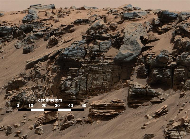 Encuentran evidencia de la existencia de un lago en Marte