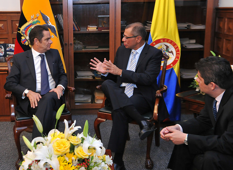 Vicepresidente de Colombia recorre obras de seguridad y productivas de Ecuador