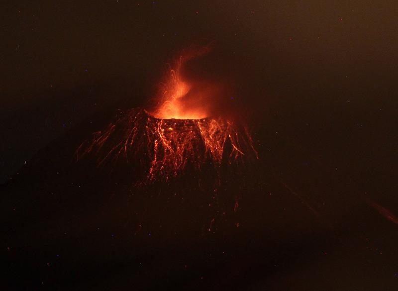 Volcán Tungurahua mantiene actividad &quot;moderada-alta&quot;