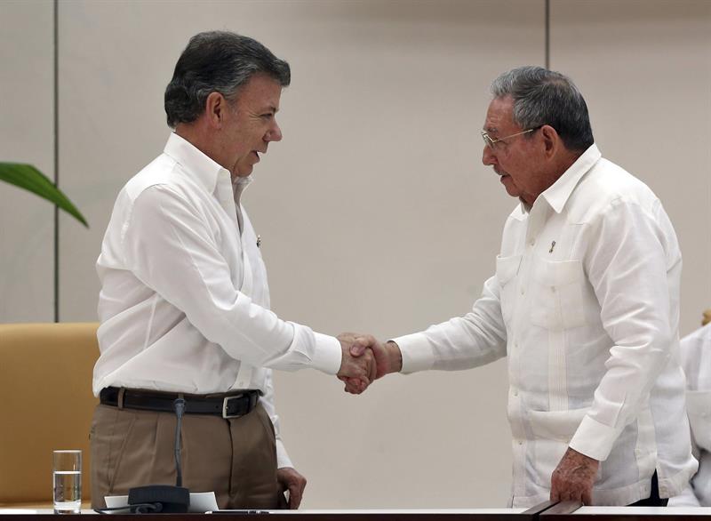Políticos y organizaciones celebran acuerdo para firmar paz en Colombia