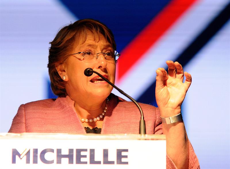 Bachelet gana en las 15 regiones de Chile y con mayoría absoluta en 9
