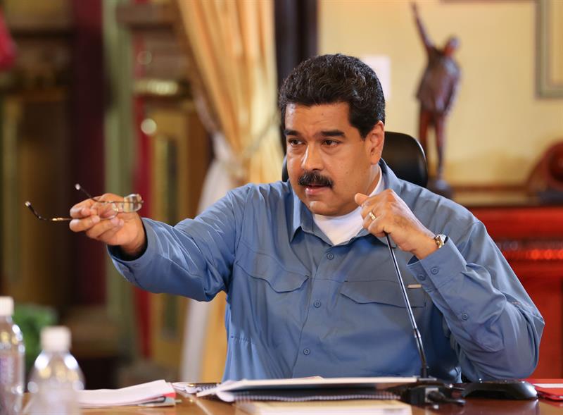 Maduro reitera llamado al diálogo tras asegurar que revocatorio &quot;no va&quot;