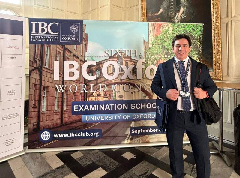 El Dr. Napoleón Salgado, expositor del International Bariatric Club (IBC), con sede en la Universidad de Oxford.