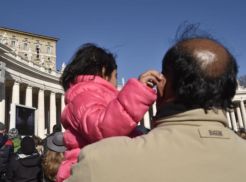 El papa pide a los inmigrantes que no se dejen robar la esperanza