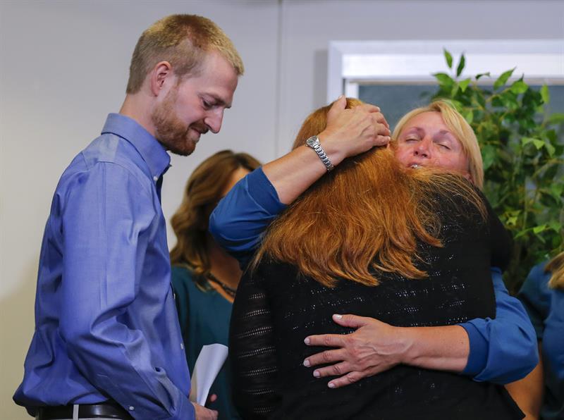 Dos misioneros estadounidenses se curan del ébola y reciben el alta